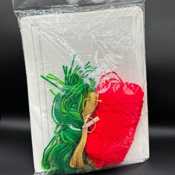 Gallery of Stitches by Bucilla Christmas 'NOEL' Wall Hanging Kit New in Bag 6515 - Picture 6 of 12